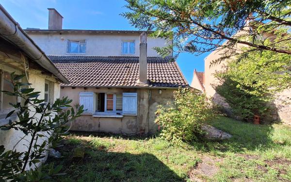 Maison à vendre    6 pièces •  Néris-les-Bains