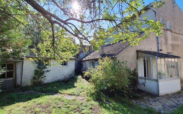 Maison à vendre    6 pièces •  Néris-les-Bains