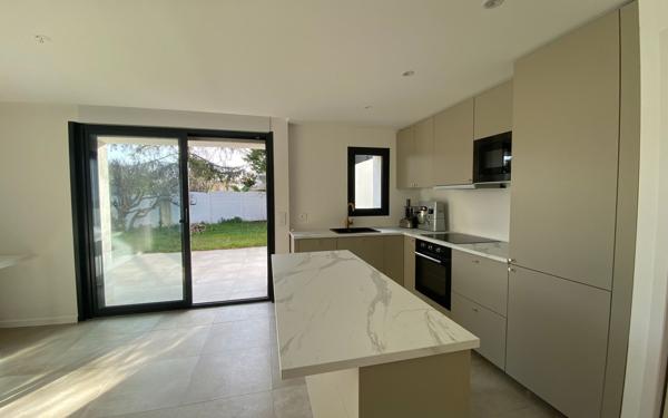 Appartement à vendre    4 pièces • 83,41 m2 Sanary-sur-Mer