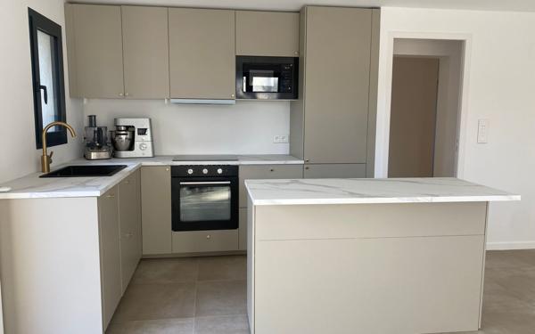 Appartement à vendre    4 pièces • 83,41 m2 Sanary-sur-Mer