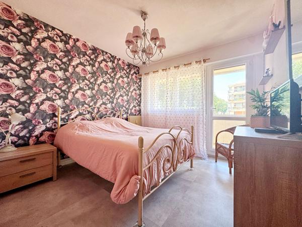 Appartement T4 avec terrasse, garage et cave extérieur - Proche La Hotoie