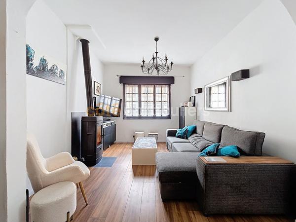 Vente
                Maison144,65 m² - 6 Pièces -
                    ARMENTIERES (59280)