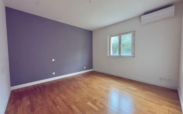 Appartement à vendre    4 pièces • 164,55 m2 Buxerolles