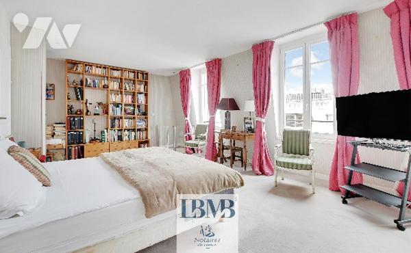 Paris 16e Passy - Duplex 5e et 6e étage avec balcon. 151.4m² carrez. 3 chambres, 3 salles d'eau.