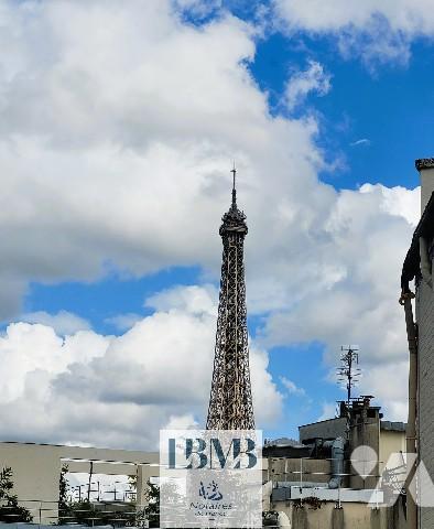 Paris 16e Passy - Duplex 5e et 6e étage avec balcon. 151.4m² carrez. 3 chambres, 3 salles d'eau.