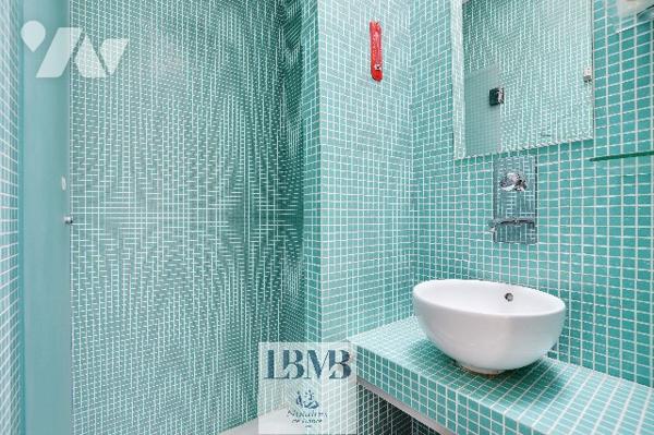 Paris 16e Passy - Duplex 5e et 6e étage avec balcon. 151.4m² carrez. 3 chambres, 3 salles d'eau.