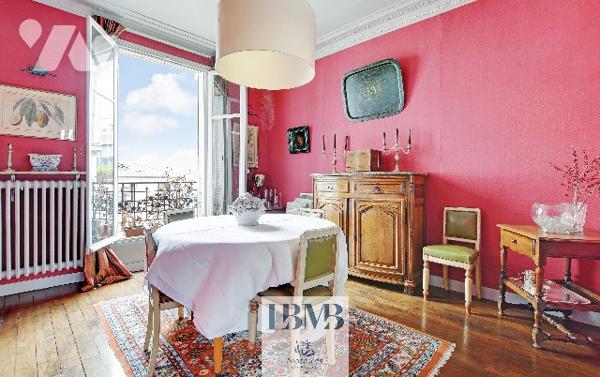 Paris 16e Passy - Duplex 5e et 6e étage avec balcon. 151.4m² carrez. 3 chambres, 3 salles d'eau.