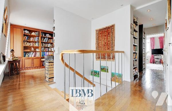 Paris 16e Passy - Duplex 5e et 6e étage avec balcon. 151.4m² carrez. 3 chambres, 3 salles d'eau.