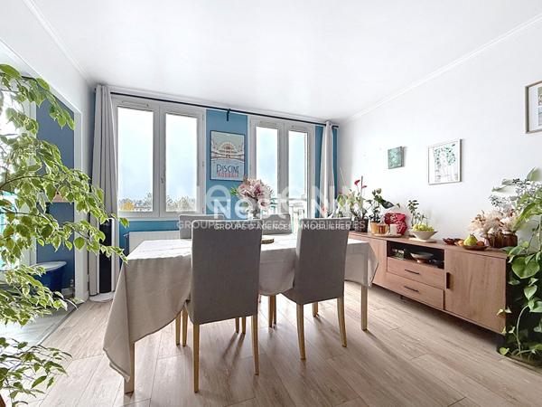 Appartement Guyancourt en dernier étage, Gare à Pieds 4 pièce(s) 84M², Terrasse, box. Excellent état