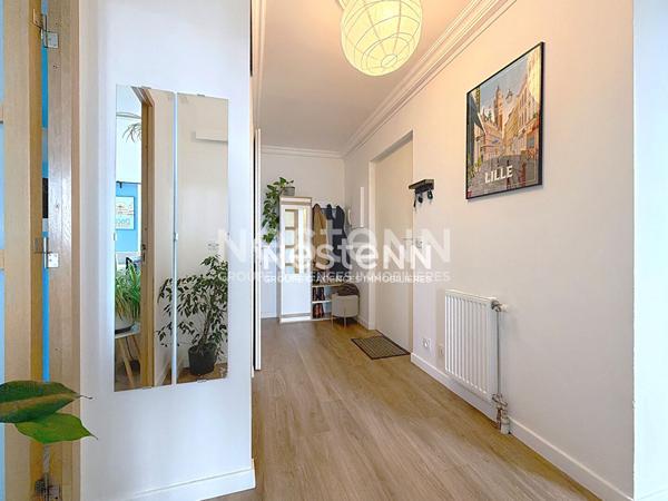 Appartement Guyancourt en dernier étage, Gare à Pieds 4 pièce(s) 84M², Terrasse, box. Excellent état