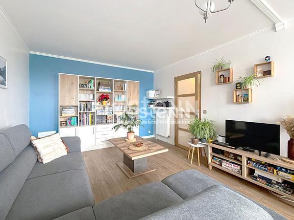 Appartement Guyancourt en dernier étage, Gare à Pieds 4 pièce(s) 84M², Terrasse, box. Excellent état