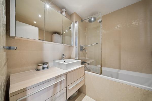 Vente Appartement de luxe Neuilly-sur-Seine 5 Pièces 102 m²
