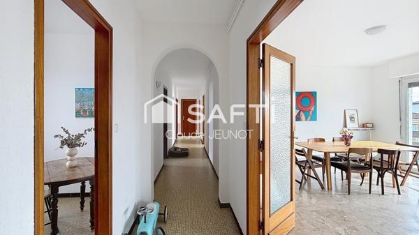 Appartement 5 pièces 4 chambres 136 M2 dernier étage