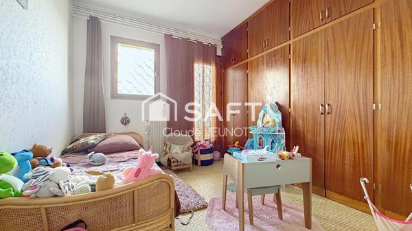 Appartement 5 pièces 4 chambres 136 M2 dernier étage