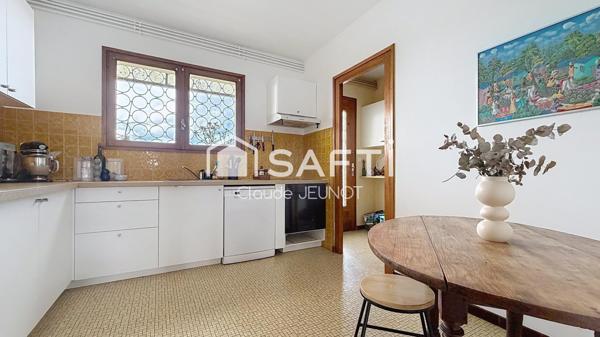 Appartement 5 pièces 4 chambres 136 M2 dernier étage