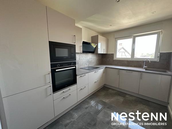 Appartement 3 pièces entièrement rénové avec balcon, cuisine équipée et grand séjour lumineux à Bischwiller