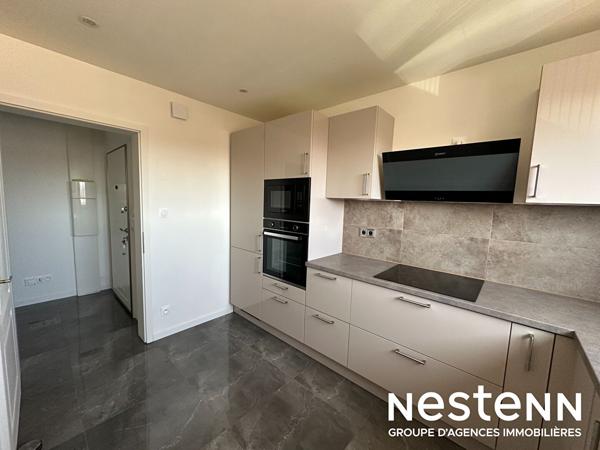 Appartement 3 pièces entièrement rénové avec balcon, cuisine équipée et grand séjour lumineux à Bischwiller