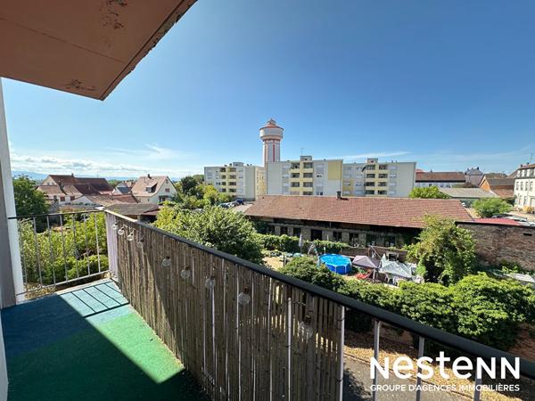 Appartement 3 pièces entièrement rénové avec balcon, cuisine équipée et grand séjour lumineux à Bischwiller