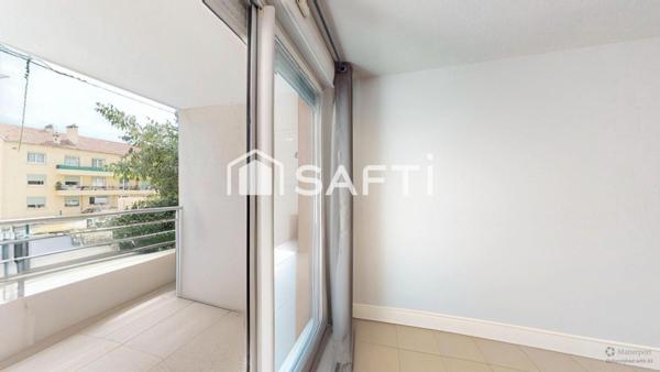 T2 récent avec terrasse + 2 parking en sous-sol-Climatisation-Idéal investisseur