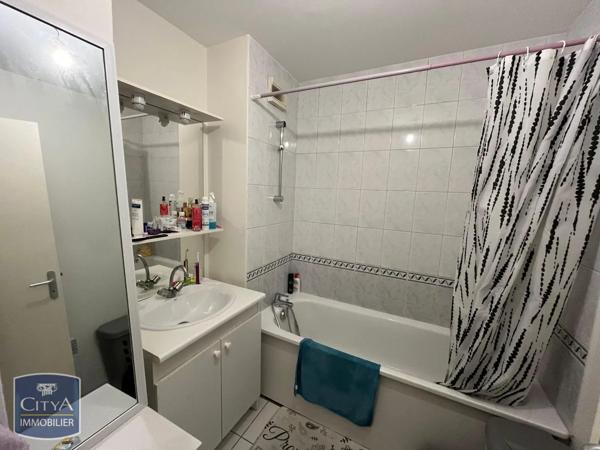 Appartement à louer 2 pièces 48.15m² Allonnes (72700)