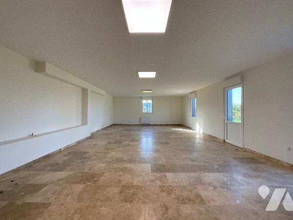 BUREAUX 140 m² - SAINT-ANTOINE-DU-ROCHER (37060)
À 700 m de la gare – Accès rapide A10/A28