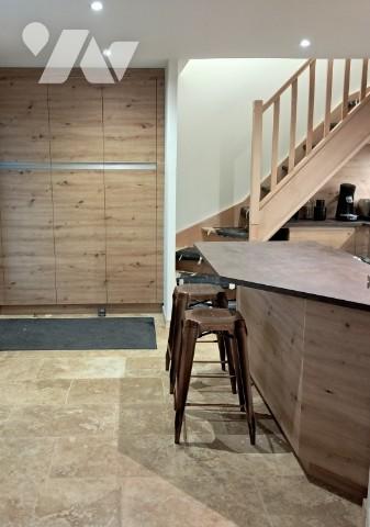 BUREAUX 140 m² - SAINT-ANTOINE-DU-ROCHER (37060)
À 700 m de la gare – Accès rapide A10/A28