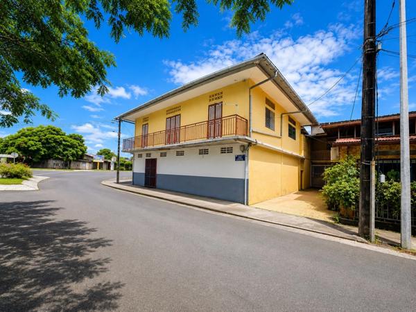 INVESTISSEURS – IMMEUBLE À FORT POTENTIEL AVEC LOCAL COMMERCIAL ET LOGEMENTS