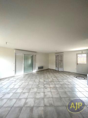 Location maison Peujard : 950 € - AJP Immobilier Saint Andre de Cubzac