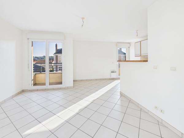 Corbeil-Essonnes (91100) À vendre : Superbe 2 pièces en plein cœur du centre-ville !