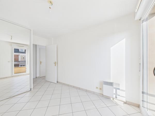 Corbeil-Essonnes (91100) À vendre : Superbe 2 pièces en plein cœur du centre-ville !