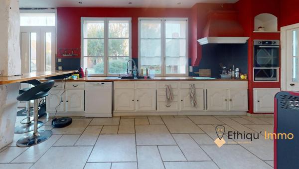 Maison de caractère de 200m2 sur 2700m2 de terrain avec dépendances
