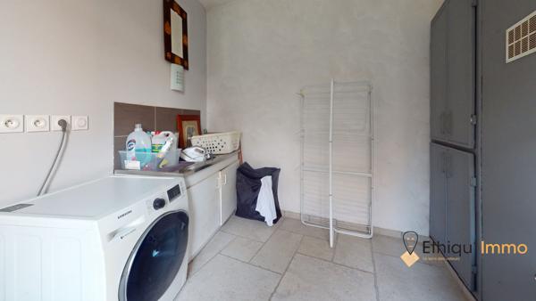 Maison de caractère de 200m2 sur 2700m2 de terrain avec dépendances