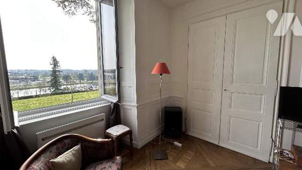 BEL APPARTEMENT VUE SUR RIVIERE