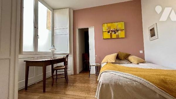 BEL APPARTEMENT VUE SUR RIVIERE