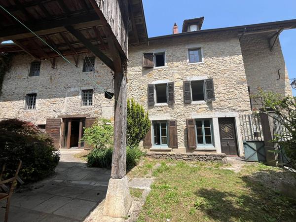 Maison Vertrieu 10 pièce(s) 240 m2