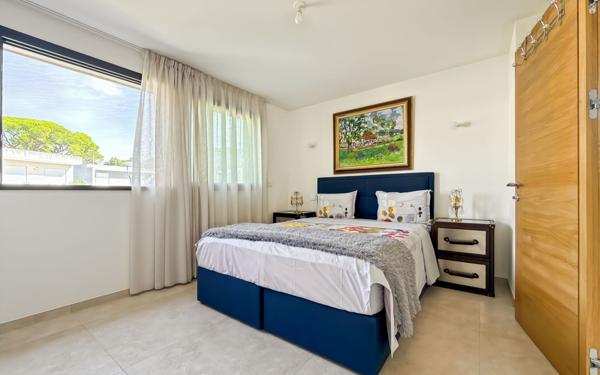 Maison à vendre    5 pièces • 201,98 m2 Saint-Raphaël