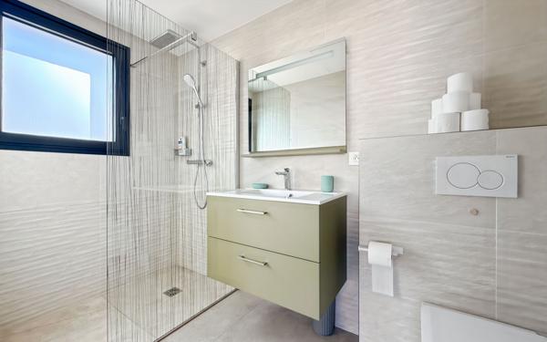 Maison à vendre    5 pièces • 201,98 m2 Saint-Raphaël