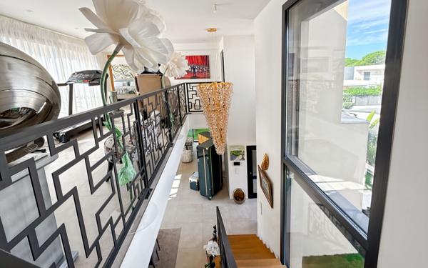 Maison à vendre    5 pièces • 201,98 m2 Saint-Raphaël