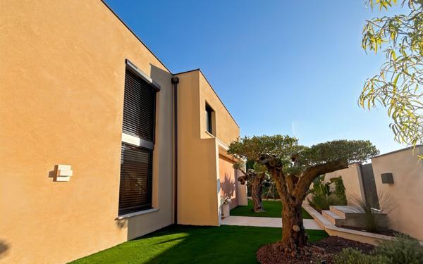 Maison à vendre    5 pièces • 201,98 m2 Saint-Raphaël