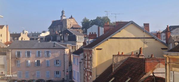 Hyper centre de Montluçon, Appartement F4 (82 m²) Montlucon
