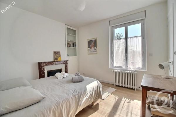 Maison à vendre  6 pièces - 145 m 2   CHATEAU THIERRY  - 02