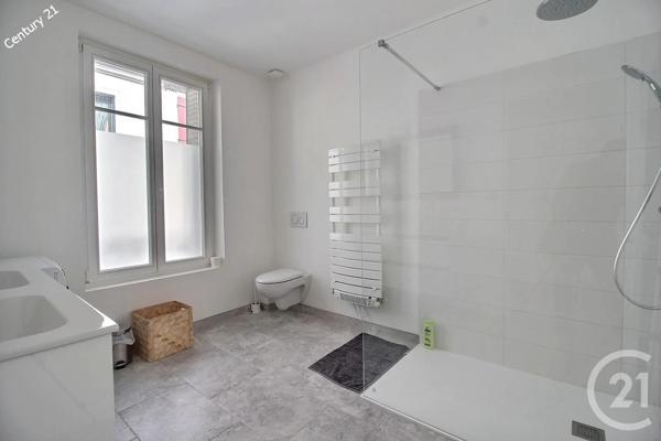 Maison à vendre  6 pièces - 145 m 2   CHATEAU THIERRY  - 02