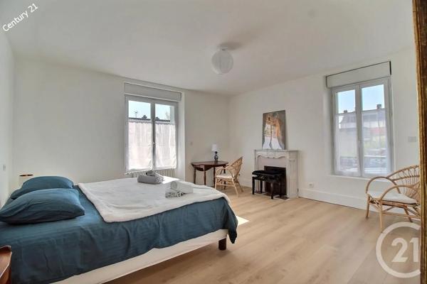 Maison à vendre  6 pièces - 145 m 2   CHATEAU THIERRY  - 02