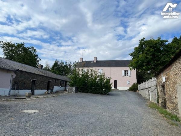 Propriété  : Maison d'habitation 134,82 m2 Hab 3 niveaux 6pp - dépendances - box - terrain 7.677 m2