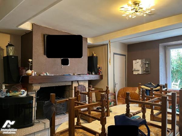 Propriété  : Maison d'habitation 134,82 m2 Hab 3 niveaux 6pp - dépendances - box - terrain 7.677 m2