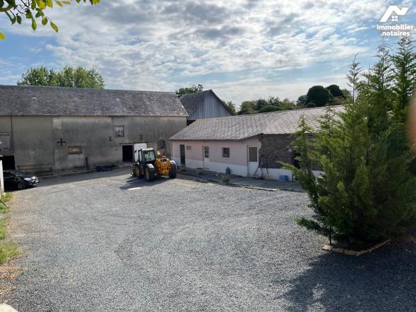 Propriété  : Maison d'habitation 134,82 m2 Hab 3 niveaux 6pp - dépendances - box - terrain 7.677 m2