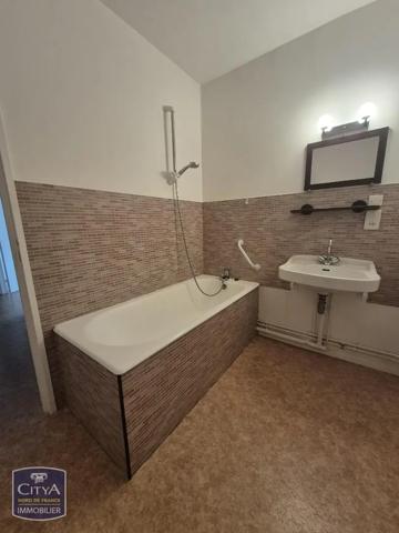 Appartement à louer 2 pièces 55.26m² Maubeuge (59600)