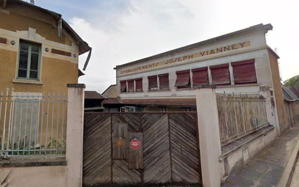 Appartement à vendre    2 pièces • 94 m2 Trévoux