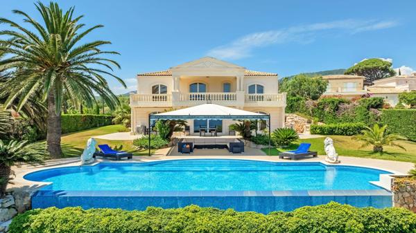 Vente Maison de maître Grimaud 10 Pièces 306 m²
