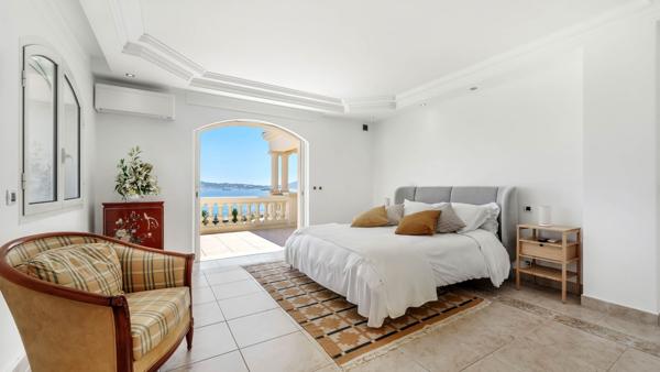 Vente Maison de maître Grimaud 10 Pièces 306 m²